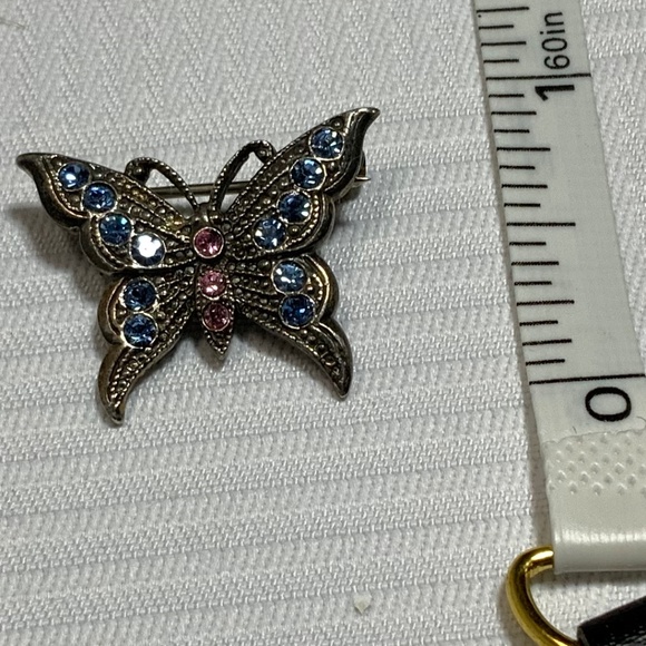 Butterfly and Flying Insect Pins - Picture 3 of 9